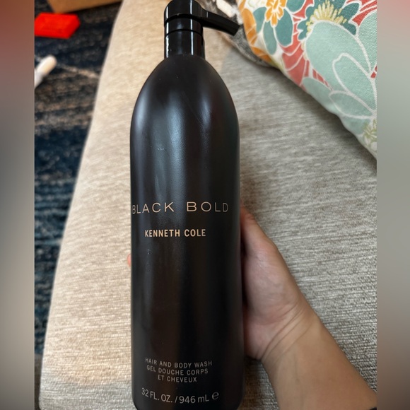 Kenneth Cole Black Bold Hair & Body Wash, 32 Fl oz - Picture 3 of 4